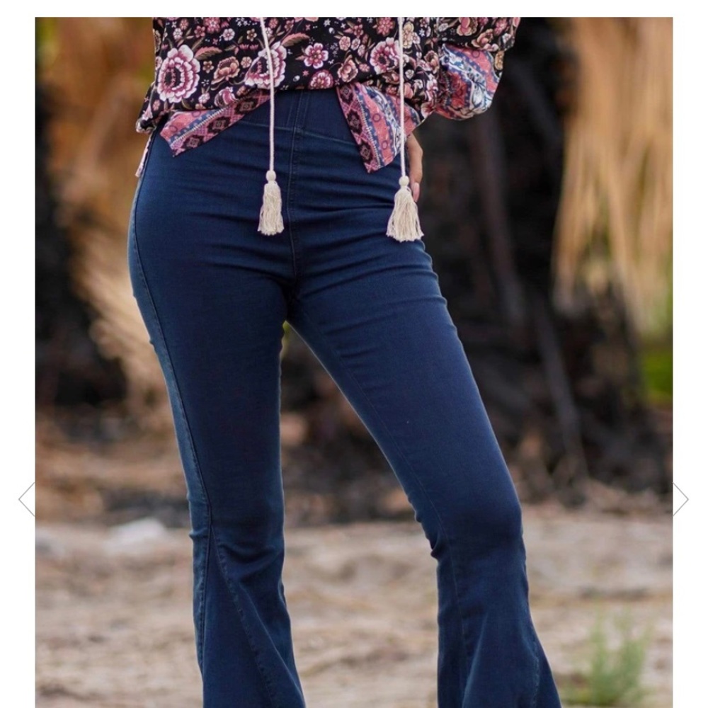 Three Bird Nest Janice Flare Jeans